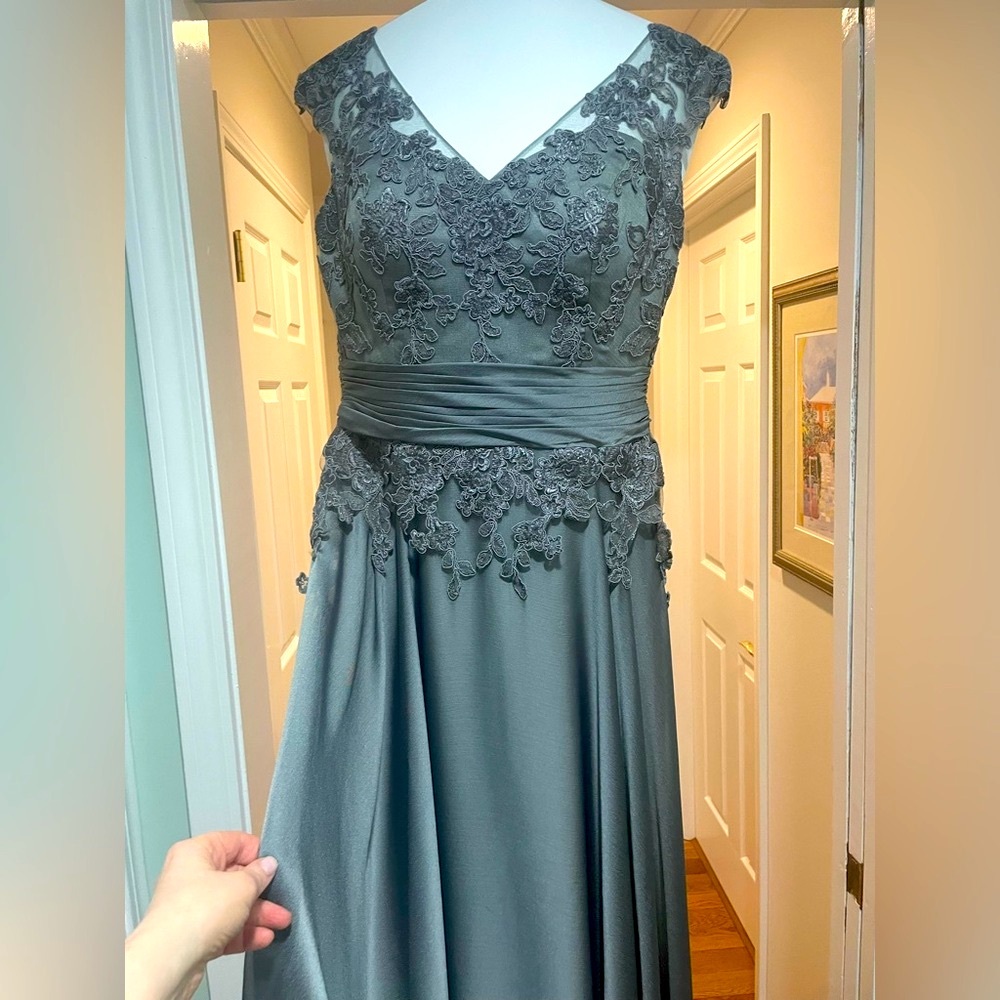 Jade Couture by Jasmine brand Silver/Gray Evening Gown